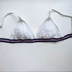 XHILIRATION *NWOT Red White & Blue Lace Bikini Top